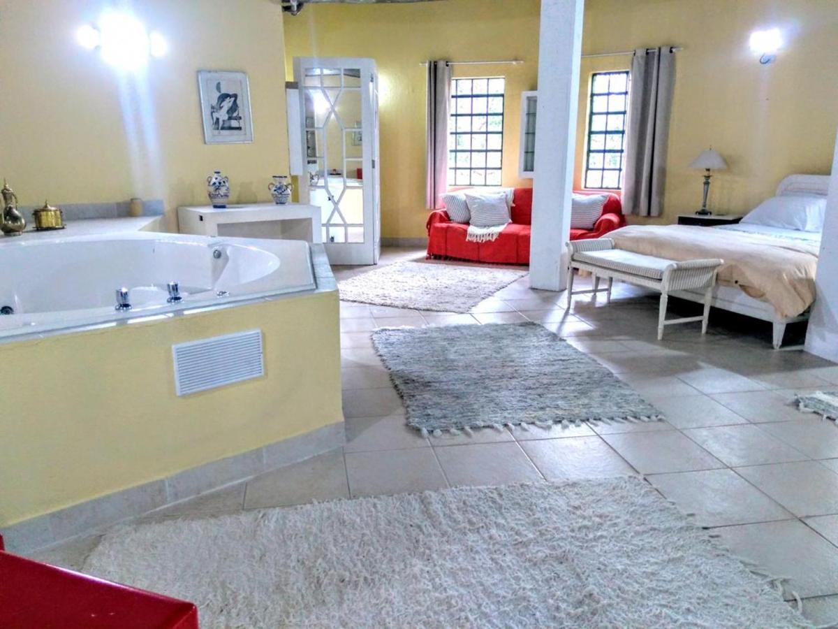 Villa Serena Bed & Breakfast Embu Buitenkant foto